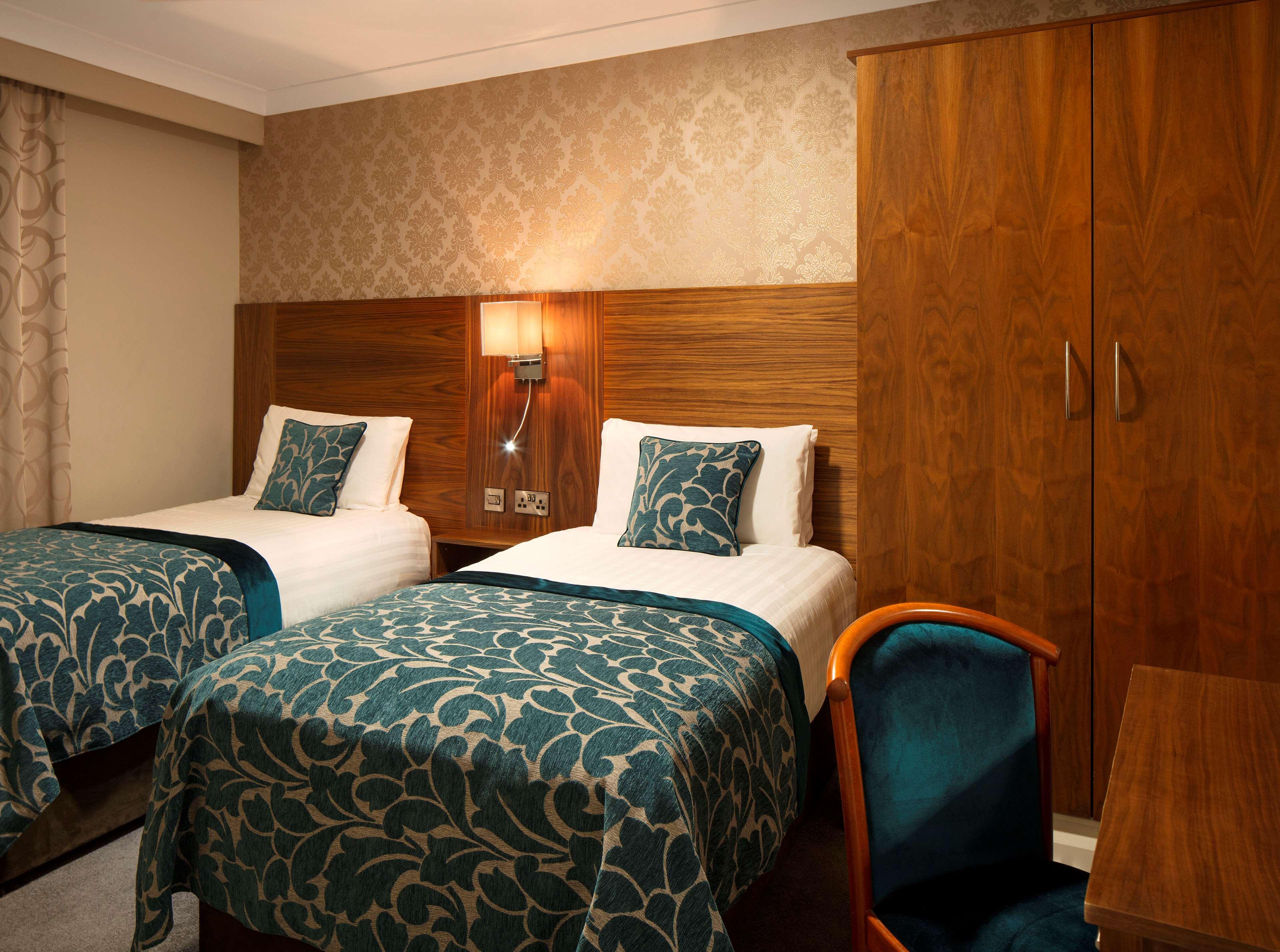 The Royal Hotel & Leisure Centre Брей Экстерьер фото